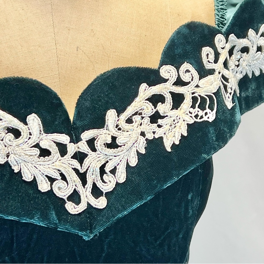 VINTAGE 80s emerald green velvet formal gown prom dress off shoulder lace column - Picture 4 of 15